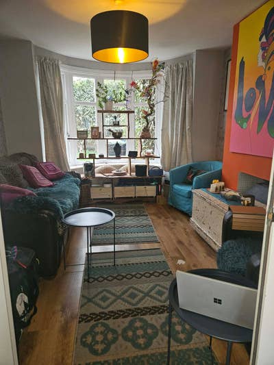 Double room in shared home Main Photo