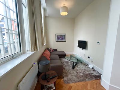 2 rooms available in duplex apartment  Main Photo