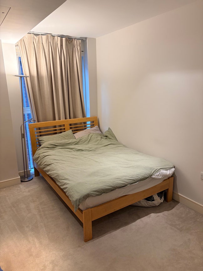 Spacious Double Bedroom with Ensuite  Main Photo