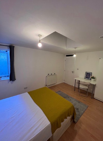 Double Room - Willesden Green @ Main Photo