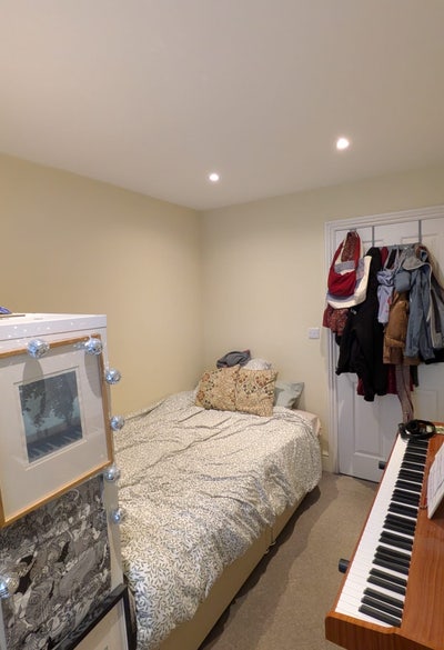 Spacious Room in Private Road House Share & Garden Main Photo