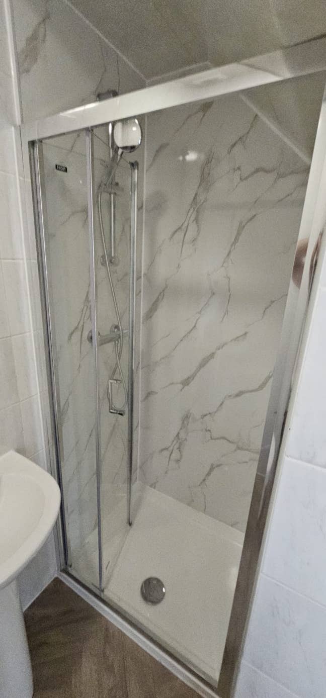 Self Contained 1 Bed Flat for Sale- All Bills inc  Main Photo