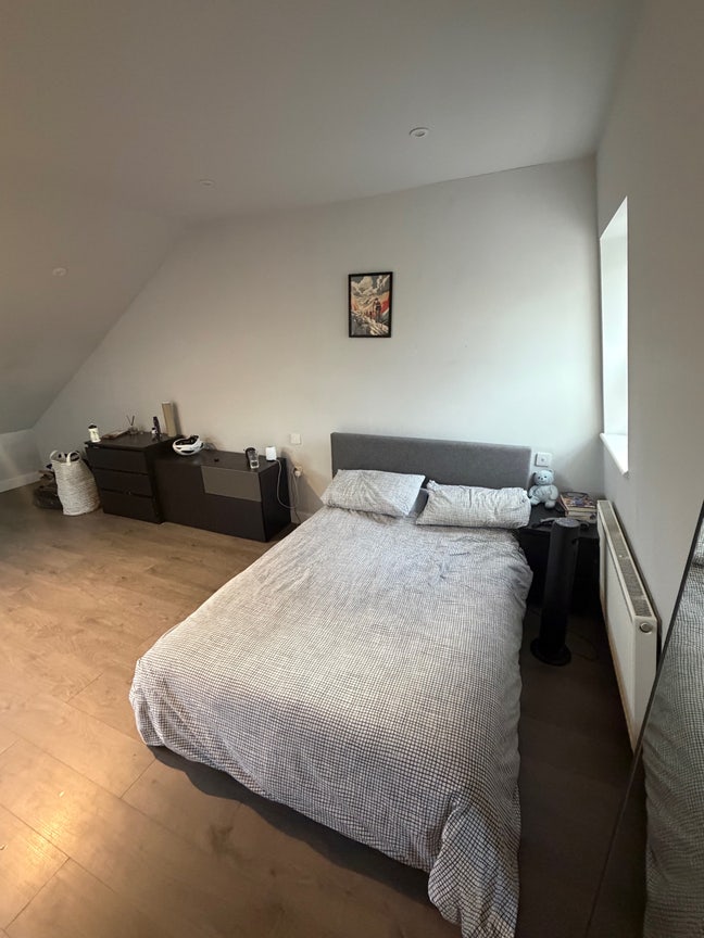 Massive Room in Tooting Broadway  Main Photo