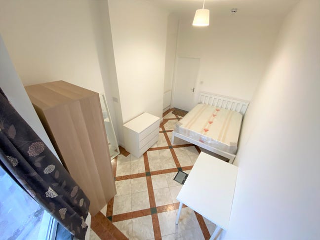 Balcony Room Available in Turnpike Lane N8 *.* Main Photo