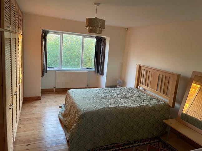 A large and airy en-suite bedroom to let  in CB22 Main Photo
