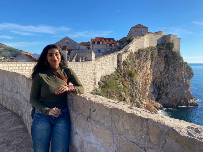PhD Student (22F) looking for West End flat 🌟 Main Photo