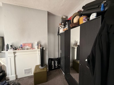 Spare room available to rent Main Photo