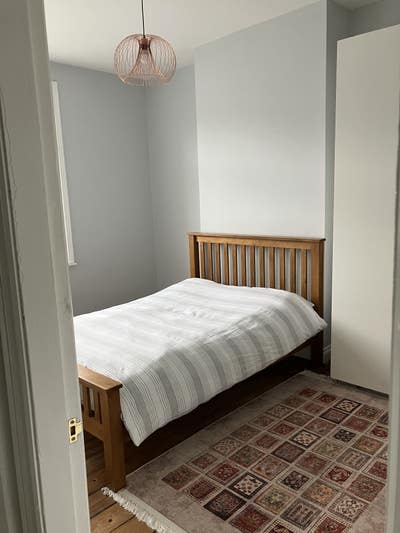 Two Double Bedrooms Available in Clean & Stylish 3 Main Photo