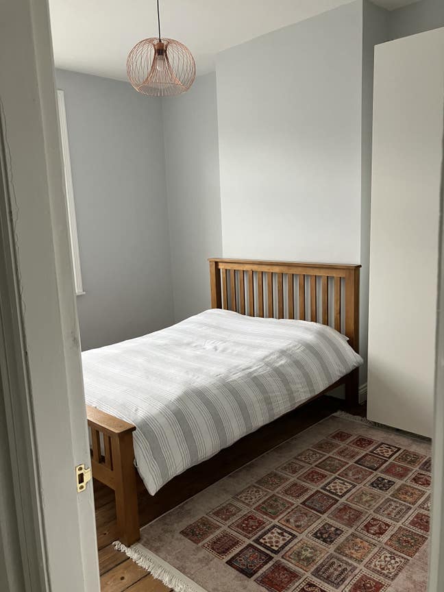 Two Double Bedrooms Available in Clean & Stylish 3 Main Photo