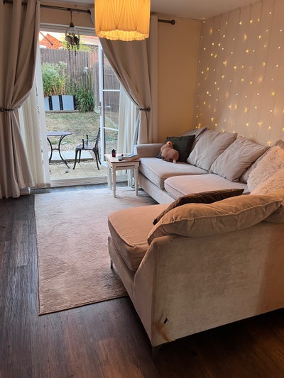 Small, cosy room in small, cosy home Main Photo