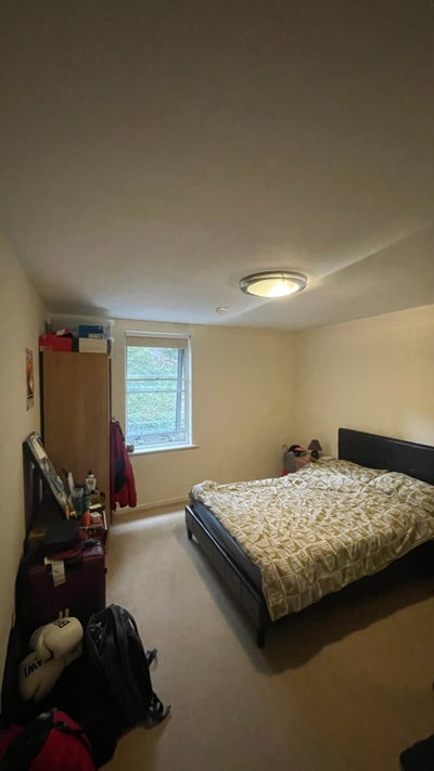 Room for rent in quayside apartment Main Photo
