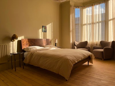 Cosy King Bedroom with private ensuite Main Photo