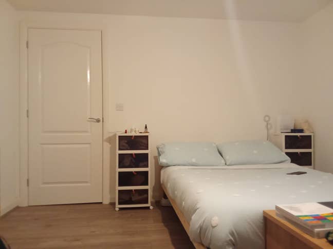 Room in BS4 Main Photo