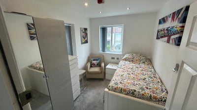 Cosy singleroom With cleaner twice A week Main Photo