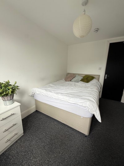 Double Rooms Near Hospital–Cleaner & All Bills inc Main Photo