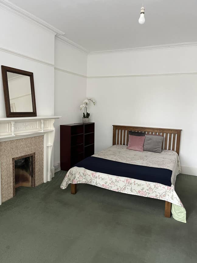 Double room in the heart of Bromley Main Photo