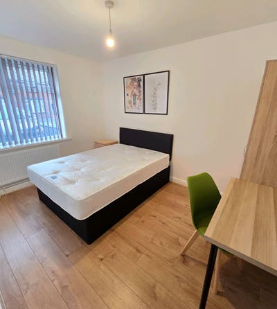 Smethwick 4 Bed - All Brand New / Bills Inc Main Photo