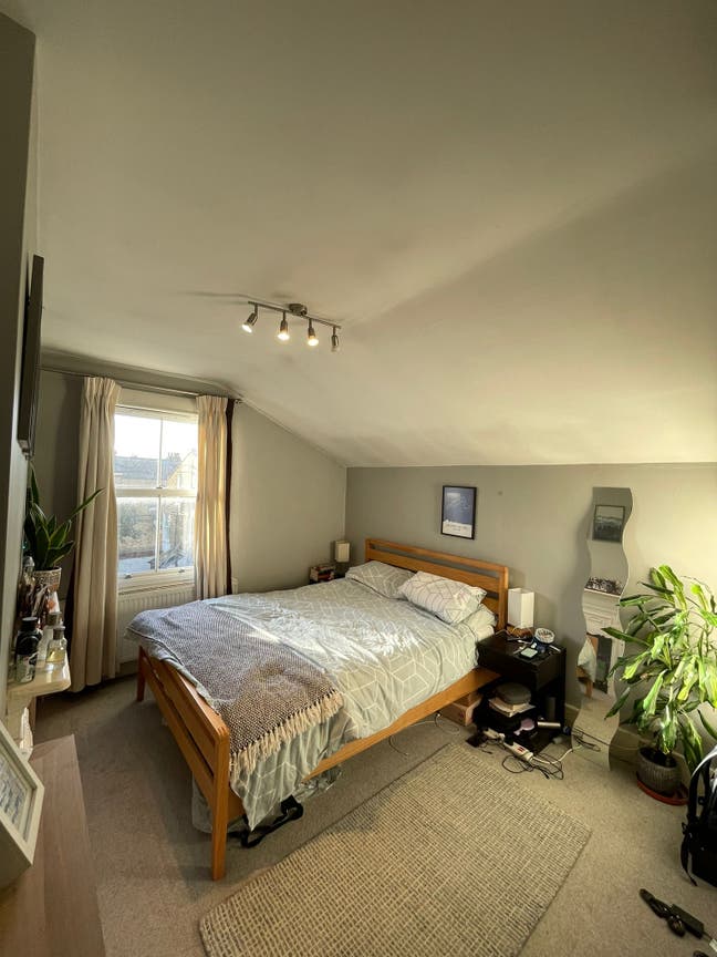 Large Double Room next to Clapham Common Main Photo