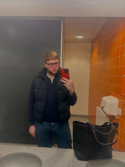 Working professional looking for a room! Main Photo