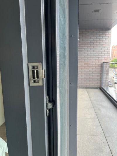 Ensuite Double Bedroom with private balcony! Main Photo