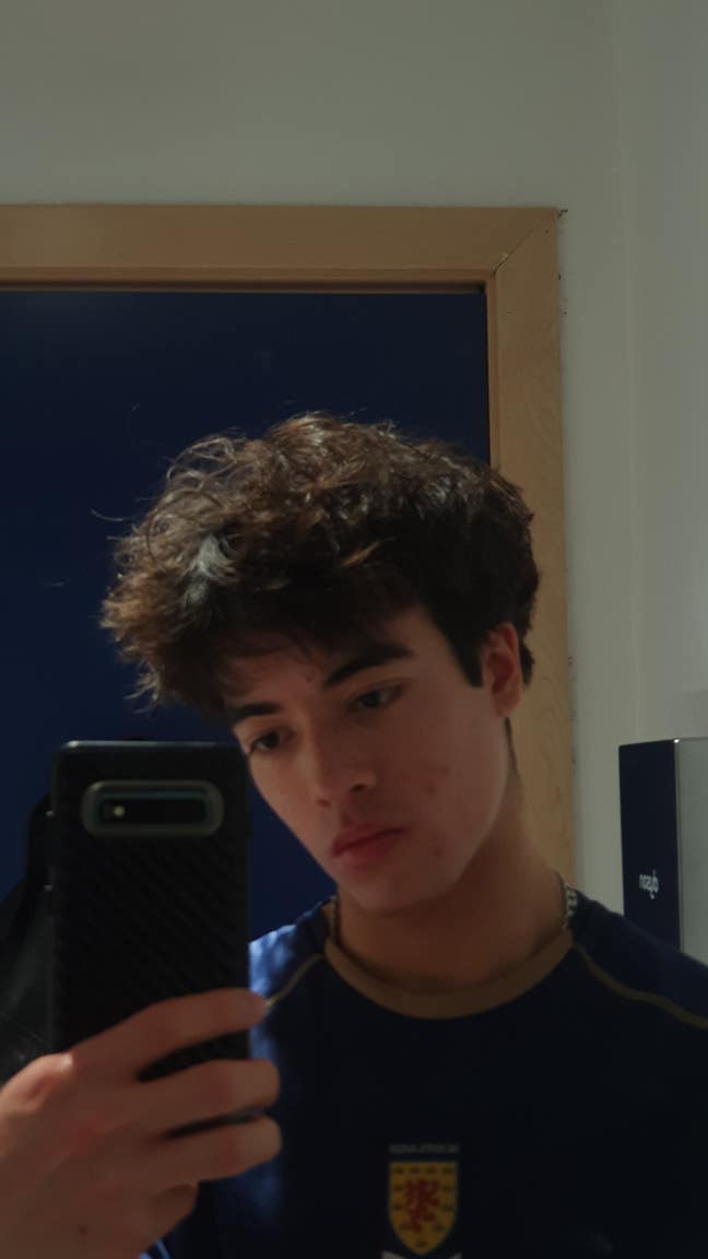 Male student (22) looking for a single/double room Main Photo