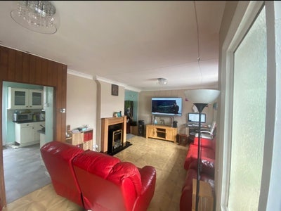 Semi Double Room Available in 3 Bed Property  Main Photo