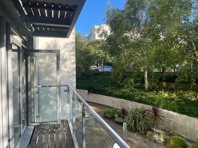 Modern one bedroom apartment, balcony and parking Main Photo