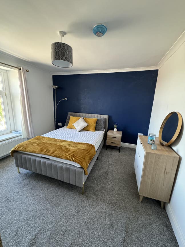 Modern large En-Suite Double Bedroom Main Photo