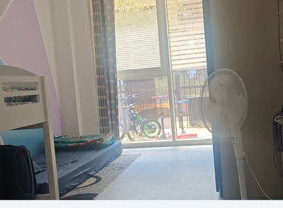 Clean Spacious Room for a Muslim Woman only Main Photo