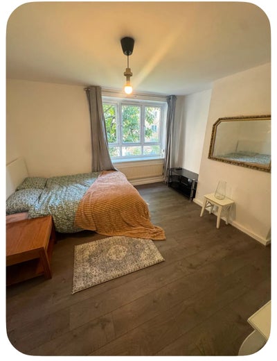 Room to rent Main Photo