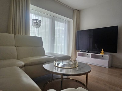 En-suite room in a luxurious flat Main Photo