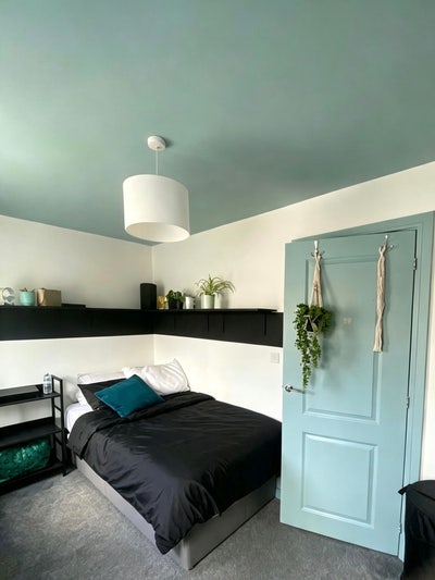 Double room, live in landlord, female preferred  Main Photo