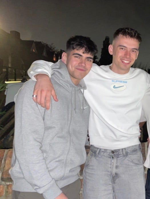 Starting a grad job - looking for flatmates. Main Photo