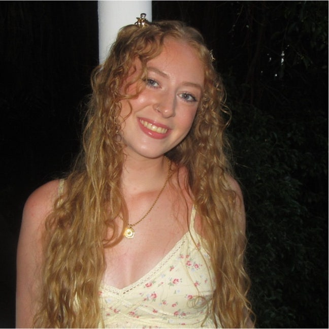 Professional Female seeks a single or double room Main Photo
