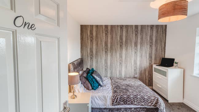 Designed For Comfort Property Near Sugar Way 🥰 Main Photo