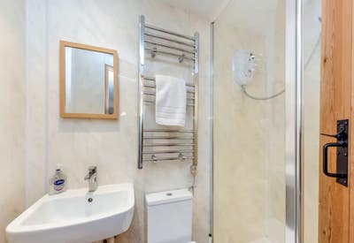 One bedroom cottage on farm  in Northiam Main Photo