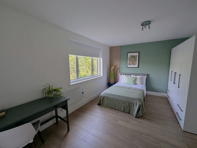 Independent Studio-style En-suite With Kitchenette Main Photo