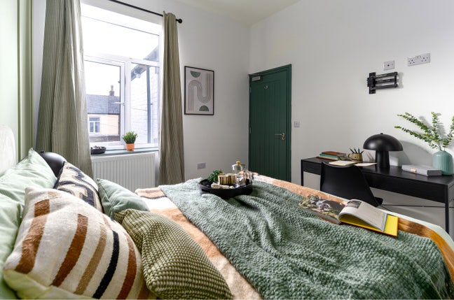 Stunning Ensuites | Bury | Bills Inc  Main Photo