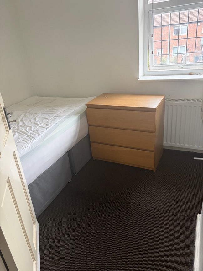 Double furnish room available bills included  Main Photo