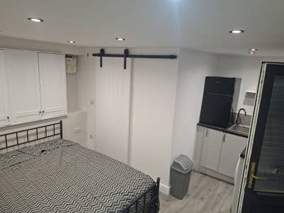 Basement to rent Main Photo