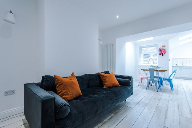 5 Bed House, Lancaster LA1 1DW, Avail Now Main Photo