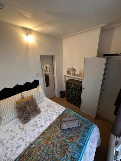 Small Double room in Tooting Broadway  Main Photo