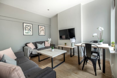 5 Bed House, Nottingham NG7 3BS Main Photo