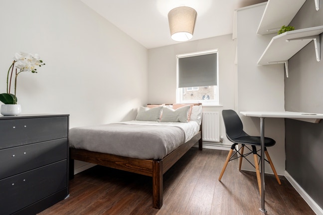 6 Bed Flat, Nottingham NG7 1SJ, Avail Now Main Photo