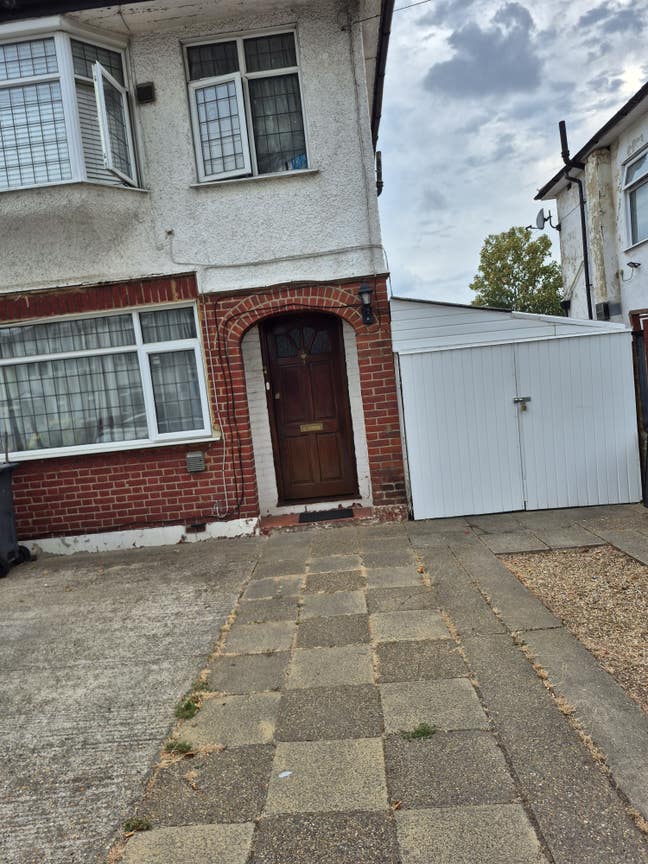 Double Room for Rent Main Photo