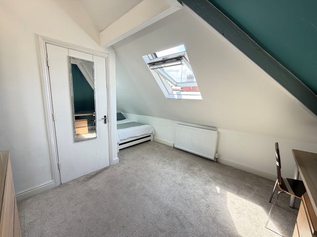A BARGAIN double room, inclusive of all bills  Main Photo