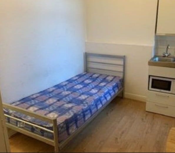 Studio for rent  all bills included Main Photo