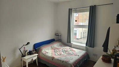 Furnished Double Room – East Molesey Main Photo