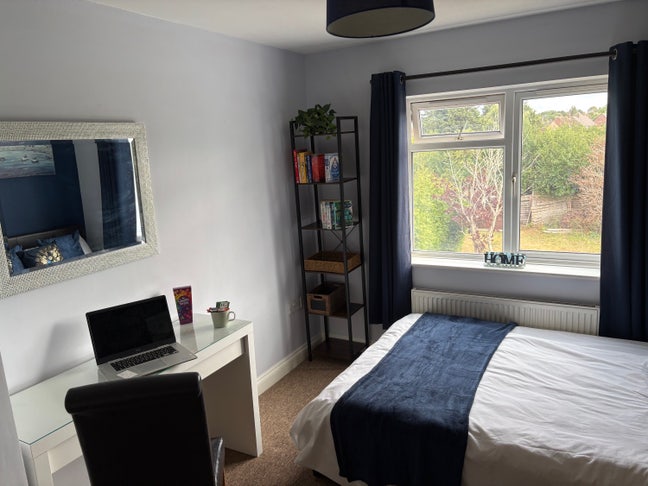 Double Room with Ensuite & Stunning Garden Space  Main Photo