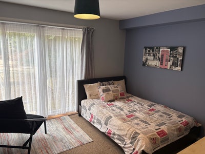 Your new home! Own en-suite included! Main Photo
